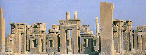 Persepolis: Ruinen des Palasts von Dareios I. (Quelle: Wikipedia)